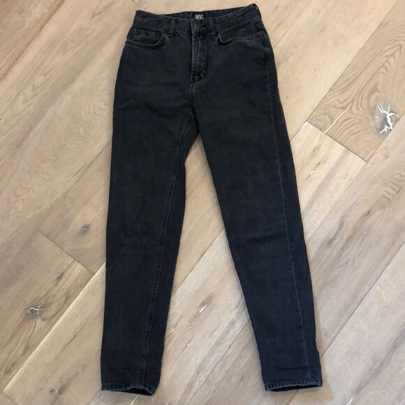 BDG Black ‘Mom’ Jean (W25) - Picture 1 of 5